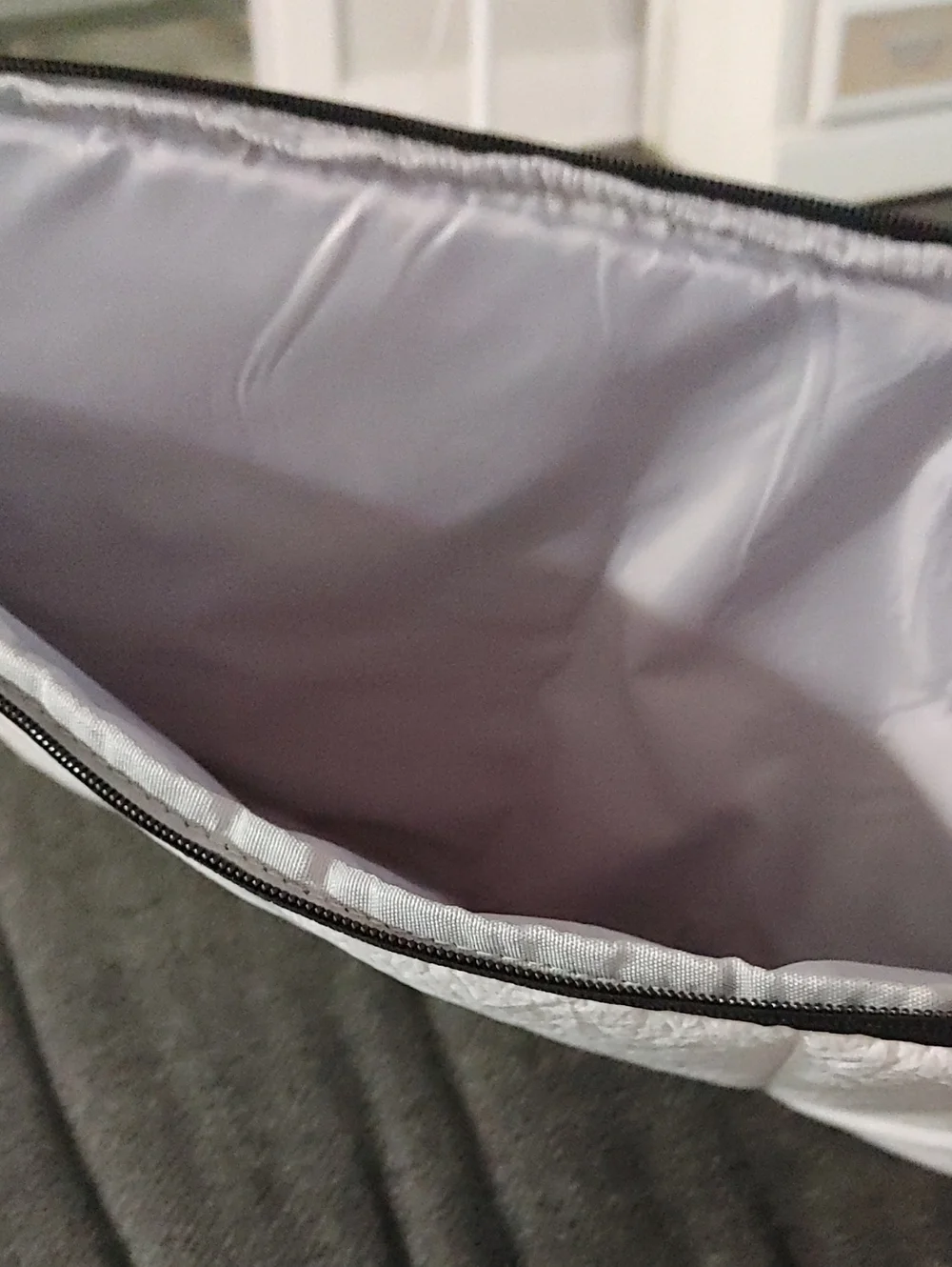 White Puffer Laptop Sleeve LIKE NEW